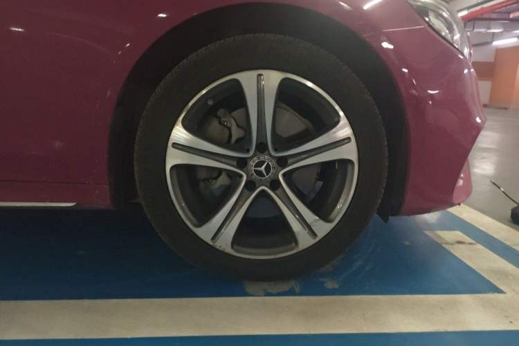 Used Mercedes-Benz E-Class 2020 Facelift E 260 L Sport Edition Right Front Wheel Hub