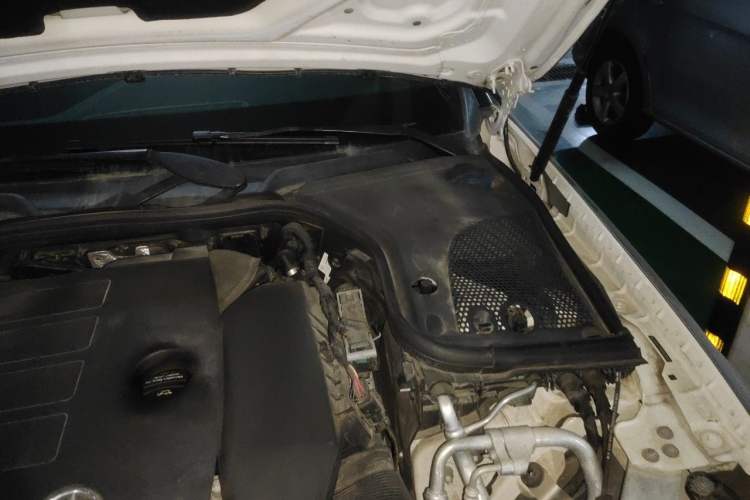 Used Mercedes-Benz E-Class 2020 E 300 L Sport Luxury Edition Engine Bay Left