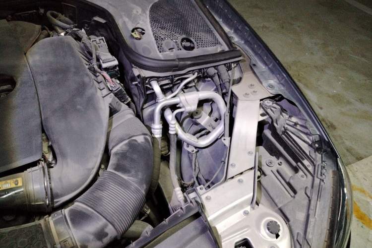 Used Mercedes-Benz E-Class 2020 Facelift E 300 L Stylish Edition Engine Bay Left