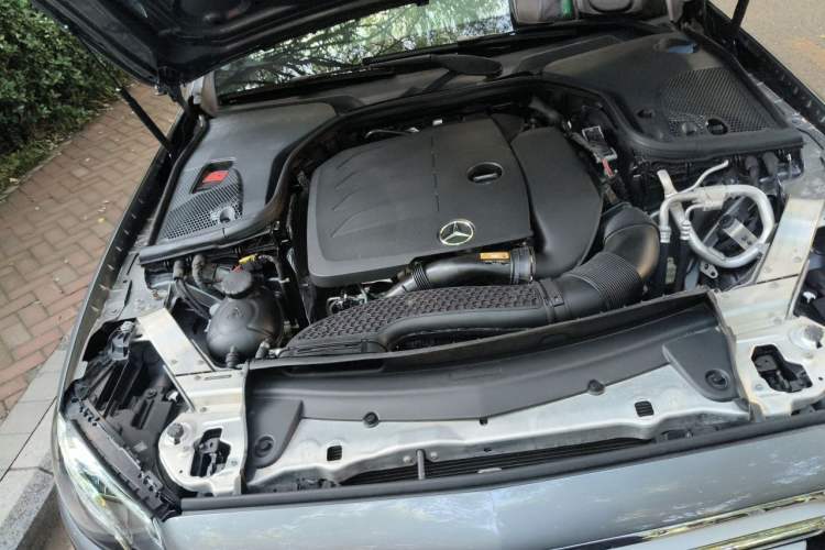 Used Mercedes-Benz E-Class 2020 E 300 L Sport Luxury Edition Engine Bay Right