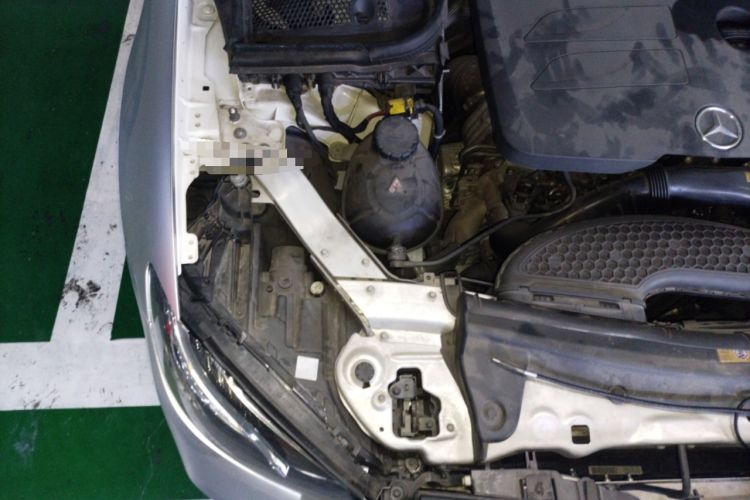 Used Mercedes-Benz E-Class 2020 E 260 Coupe Engine Bay Right