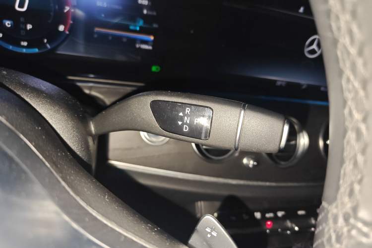 Used Mercedes-Benz E-Class 2020 Restyled E 300 L Sport Exclusive Edition Gear Lever