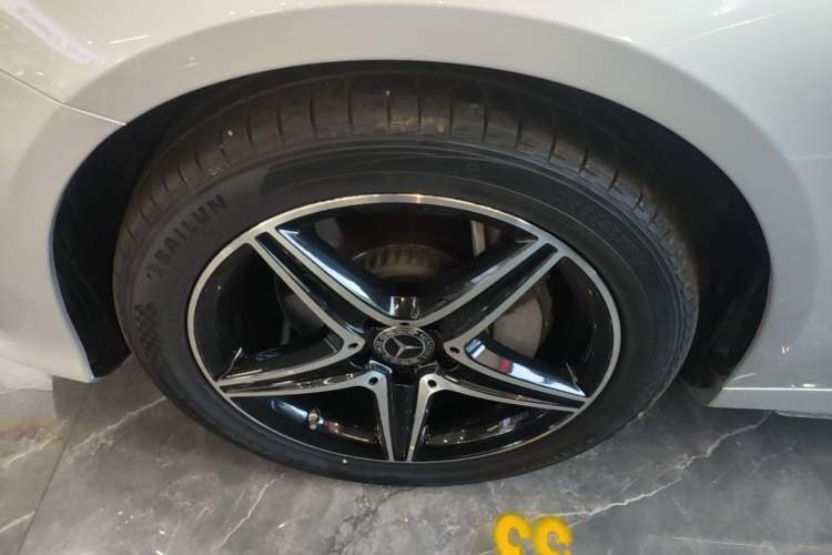 Used Mercedes-Benz E-Class 2020 Restyled E 300 L Sport Exclusive Edition Left Front Wheel Hub