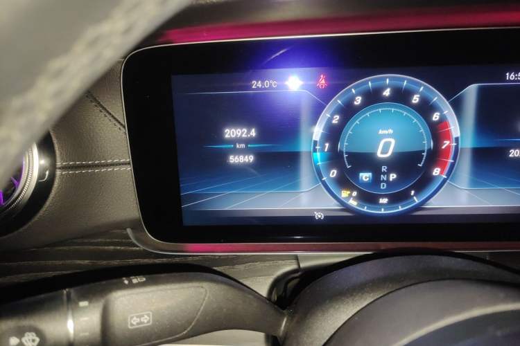 Used Mercedes-Benz E-Class 2020 E 300 L Sport Luxury Edition Odometer Close Up
