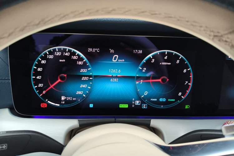 Used Mercedes-Benz E-Class 2020 E 260 Coupe Odometer Close Up