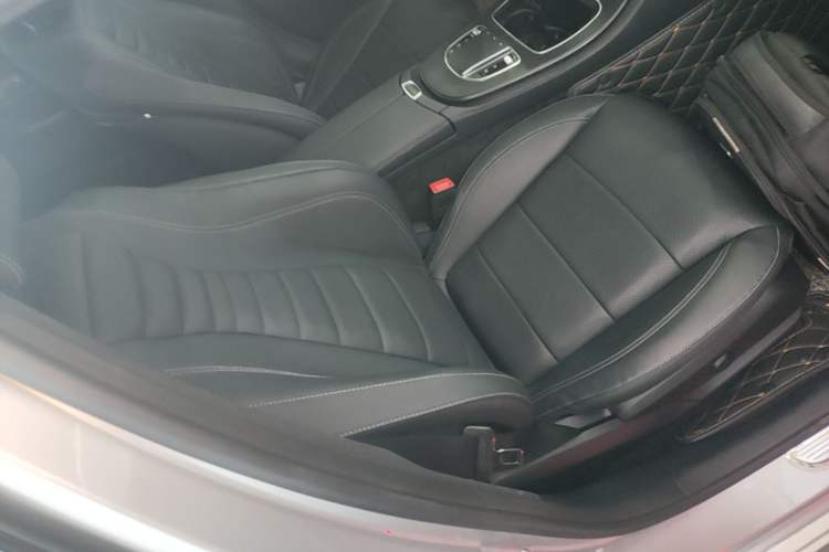 Used Mercedes-Benz E-Class 2020 Restyled E 300 L Sport Exclusive Edition Right Front Seat