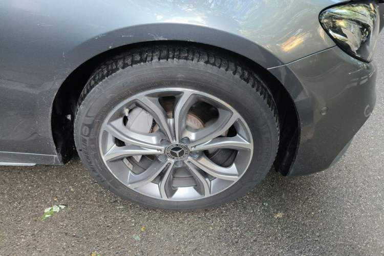 Used Mercedes-Benz E-Class 2020 E 300 L Sport Luxury Edition Right Front Wheel Hub