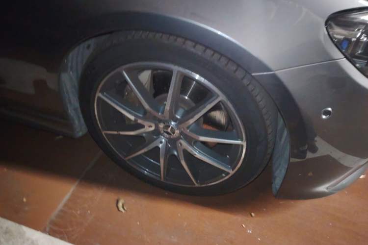 Used Mercedes-Benz E-Class 2020 E 300 Coupe Right Front Wheel Hub