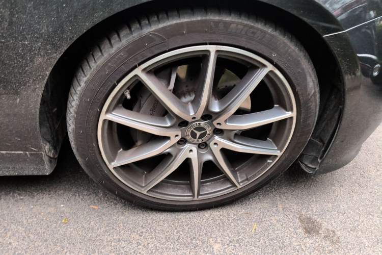 Used Mercedes-Benz E-Class 2020 E 260 Coupe Right Front Wheel Hub