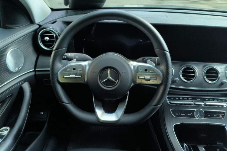 Used Mercedes-Benz E-Class 2020 E 300 L Sport Luxury Edition Steering Wheel