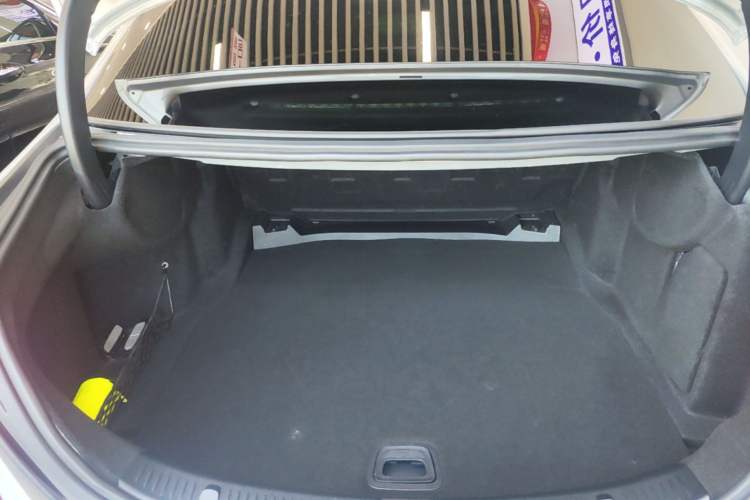Used Mercedes-Benz E-Class 2020 Restyled E 300 L Sport Exclusive Edition Trunk