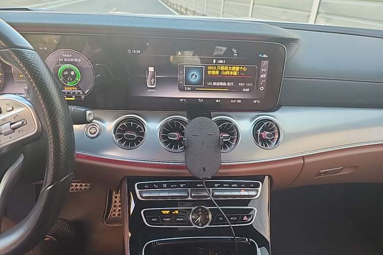 Used Mercedes-Benz E-Class 2020 E 260 4MATIC Coupe Audio And AC Panel