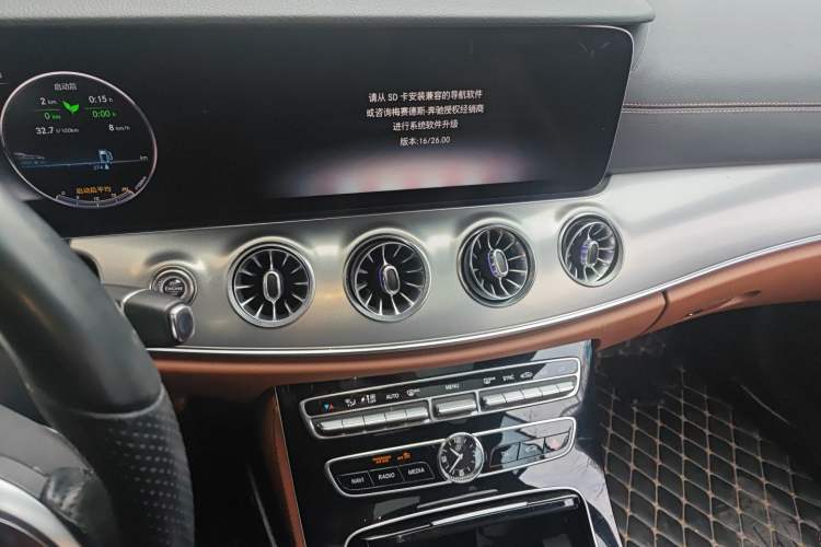 Used Mercedes-Benz E-Class 2020 E 260 4MATIC Coupe Audio And AC Panel
