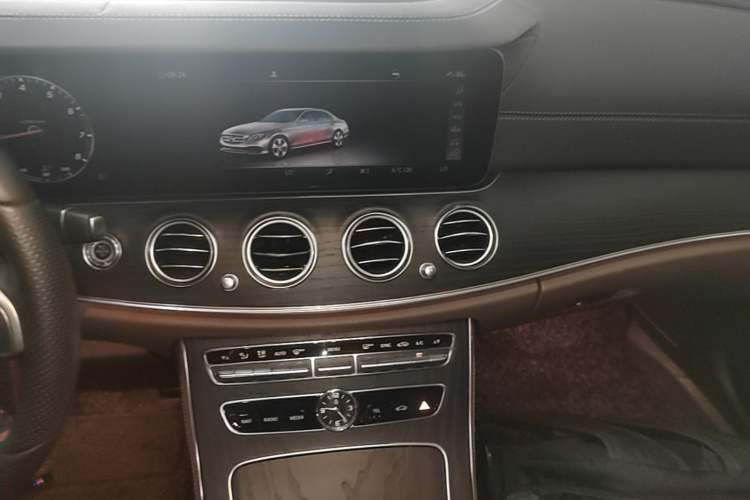 Used Mercedes-Benz E-Class 2020 Restyled E 300 L Sporty and Stylish Edition Audio And AC Panel