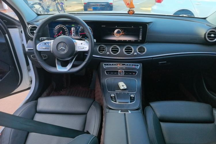 Used Mercedes-Benz E-Class 2020 E 260 L Sport Edition Center Console