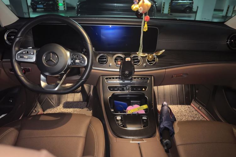 Used Mercedes-Benz E-Class 2020 E 300 L Sport Luxury Edition Center Console