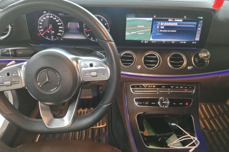 Used Mercedes-Benz E-Class 2020 E 300 L Sport Luxury Edition Center Console
