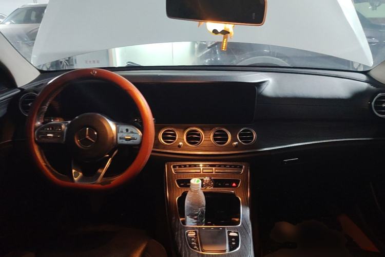 Used Mercedes-Benz E-Class 2020 E 300 L Sport Luxury Edition Center Console