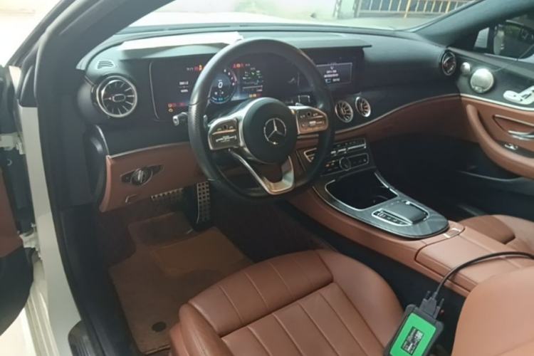 Used Mercedes-Benz E-Class 2020 E 260 Coupe Center Console