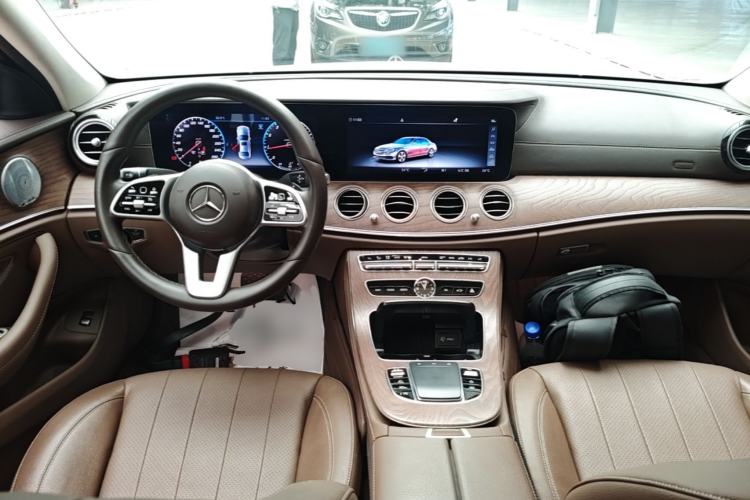 Used Mercedes-Benz E-Class 2020 E 300 L Luxury Model Center Console