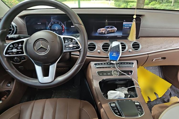 Used Mercedes-Benz E-Class 2020 E 300 L Luxury Model Center Console