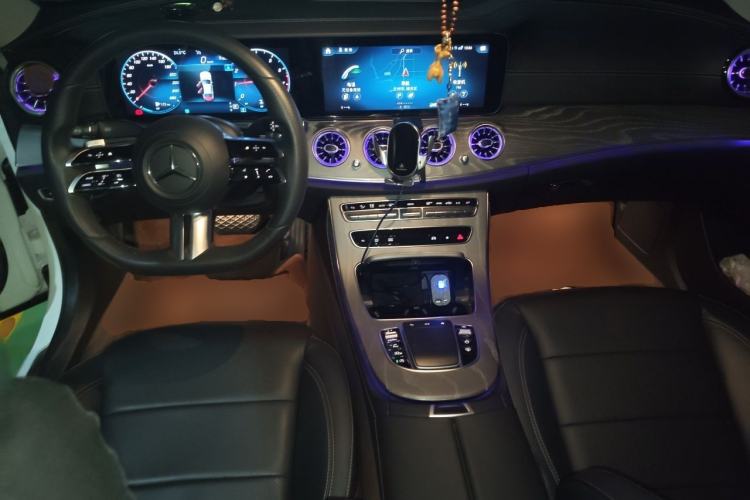 Used Mercedes-Benz E-Class 2020 E 300 L Sport Luxury Edition Center Console