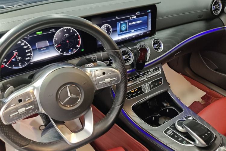 Used Mercedes-Benz E-Class 2020 E 260 Convertible Coupe Center Console