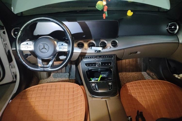 Used Mercedes-Benz E-Class 2020 E 260 Sport Edition 4MATIC Center Console