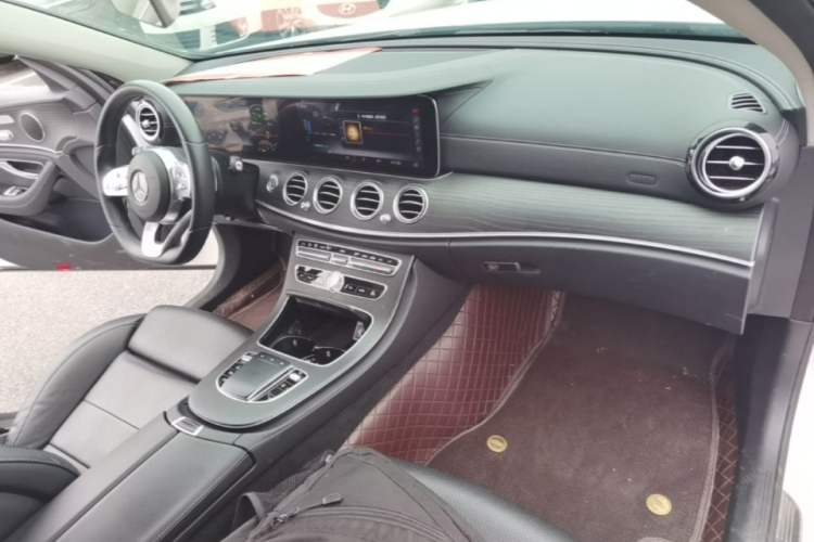 Used Mercedes-Benz E-Class 2020 Facelift E 260 L Sport Edition Center Console