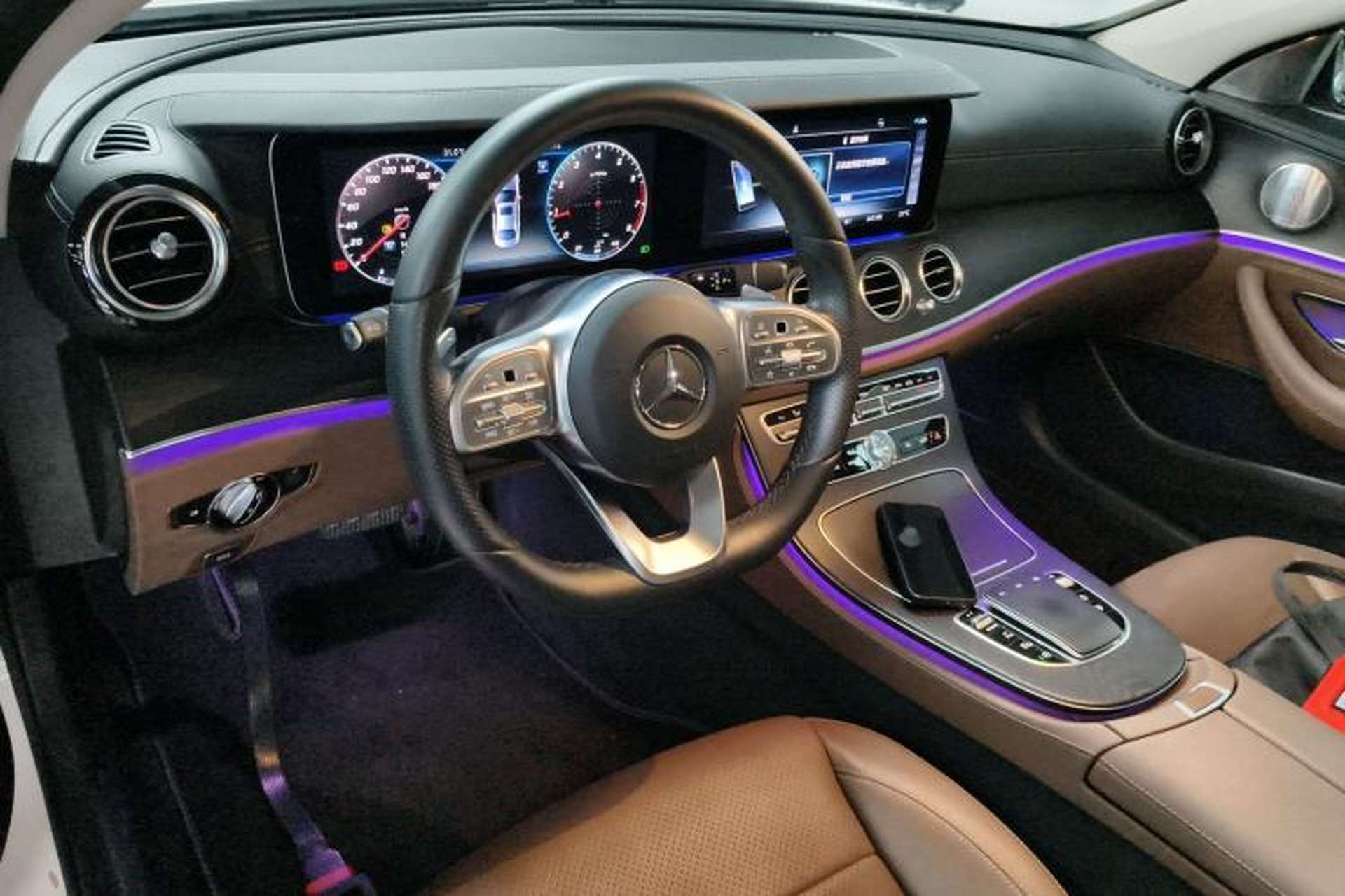 Used Mercedes-Benz E-Class 2020 E 300 L Sport Luxury Edition Center Console
