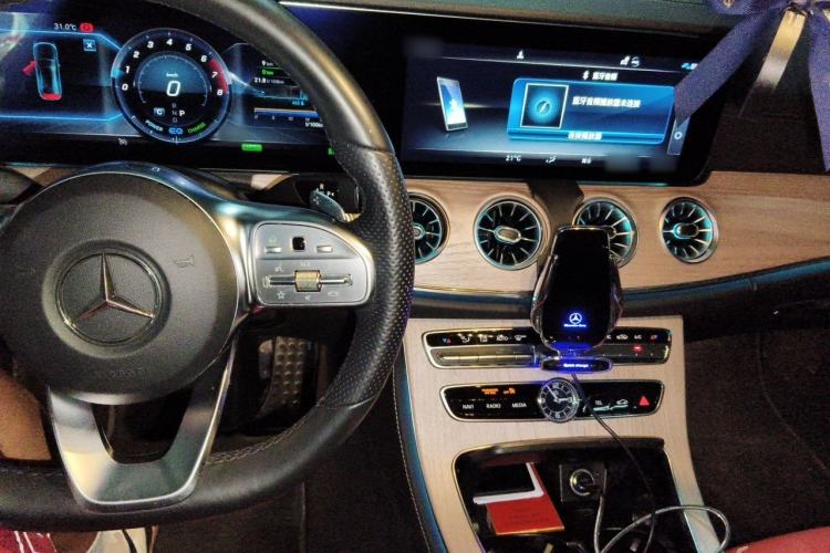 Used Mercedes-Benz E-Class 2020 E 260 Coupe Center Console