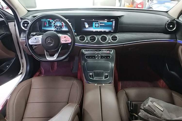 Used Mercedes-Benz E-Class 2020 Restyled E 300 L Sport Exclusive Edition Center Console