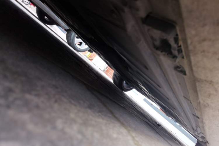 Used Mercedes-Benz E-Class 2020 E 300 L Sporty and Stylish Model Chassis Front Left