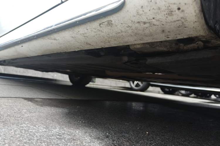 Used Mercedes-Benz E-Class 2020 Restyled E 300 L Sporty and Stylish Edition Chassis Front Right