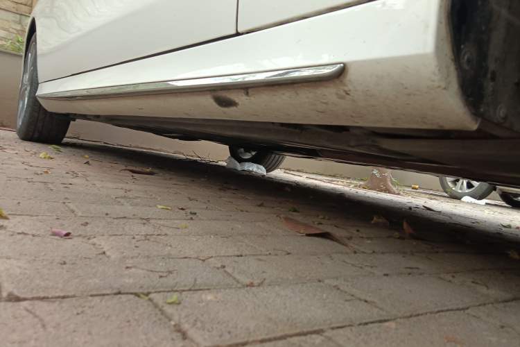 Used Mercedes-Benz E-Class 2020 E 300 L Sporty and Stylish Model Chassis Front Right