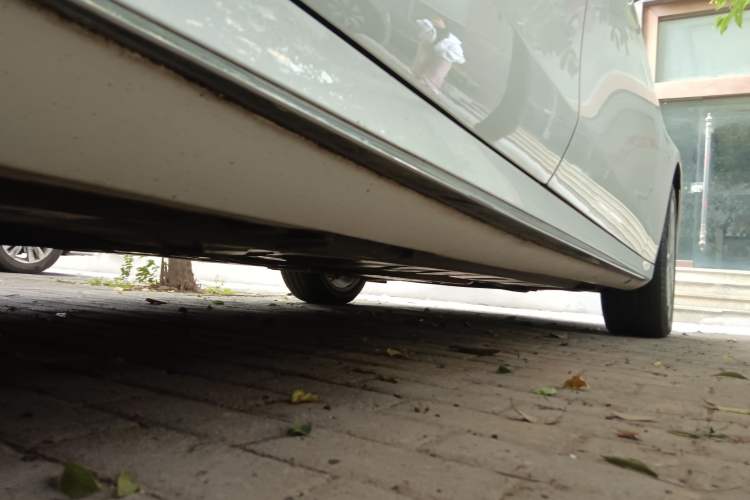 Used Mercedes-Benz E-Class 2020 E 300 L Sporty and Stylish Model Chassis Rear Right