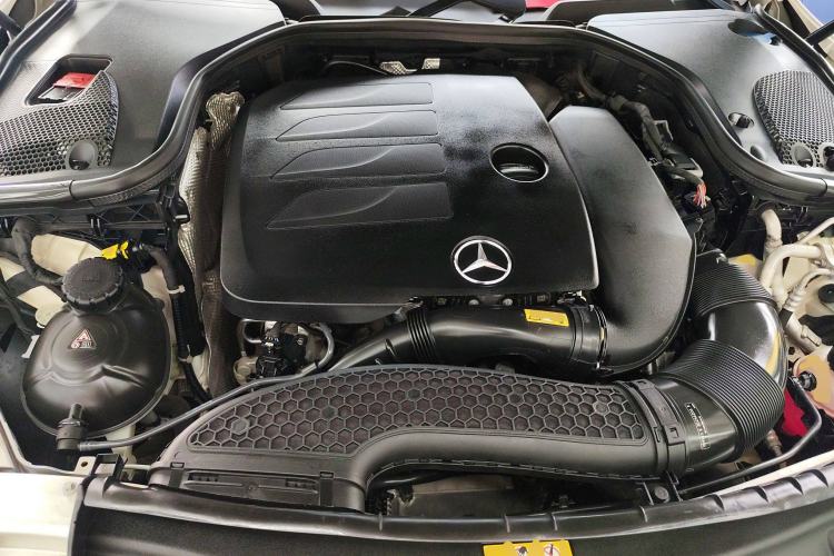 Used Mercedes-Benz E-Class 2020 E 260 Coupe Engine Bay