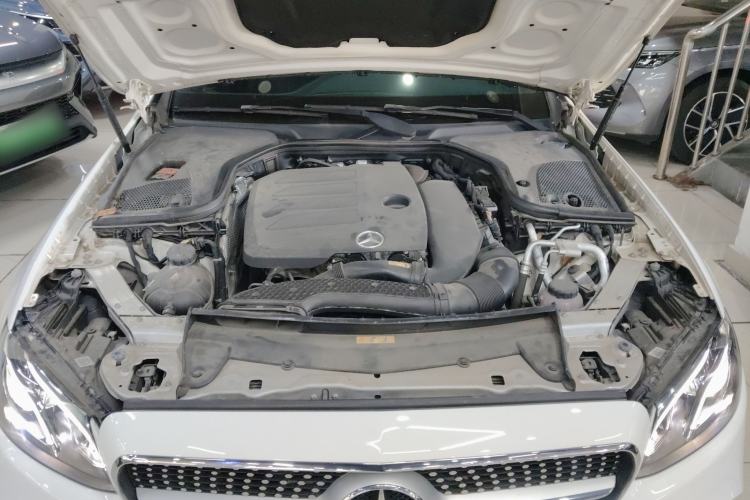 Used Mercedes-Benz E-Class 2020 E 260 Coupe Engine Bay