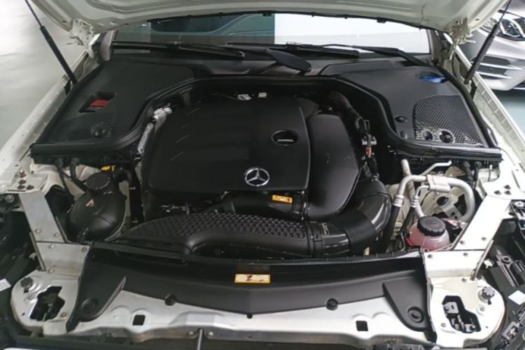 Used Mercedes-Benz E-Class 2020 E 260 Coupe Engine Bay