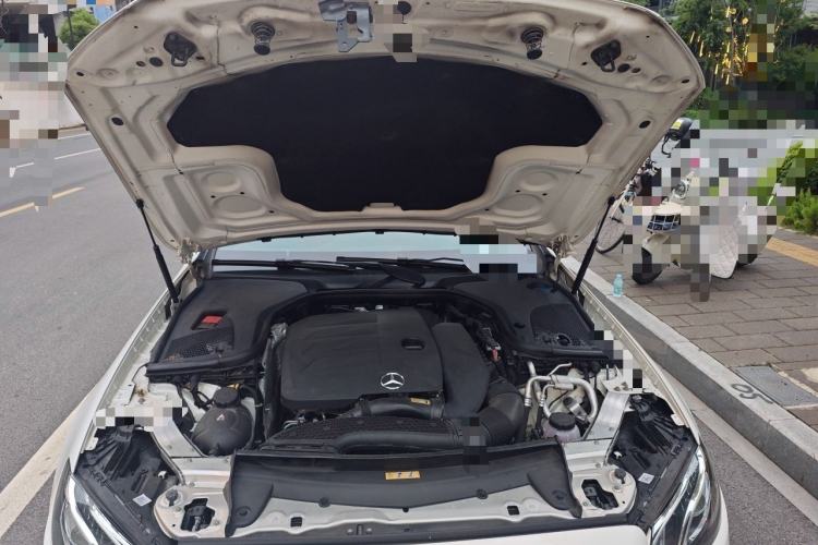Used Mercedes-Benz E-Class 2020 E 260 Coupe Engine Bay