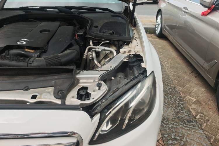 Used Mercedes-Benz E-Class 2020 E 300 L Sport Luxury Edition Engine Bay Left
