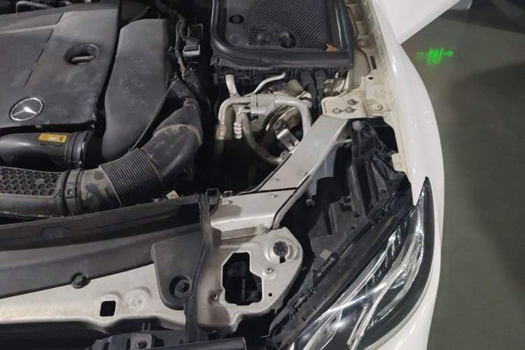 Used Mercedes-Benz E-Class 2020 E 300 L Sport Luxury Edition Engine Bay Left