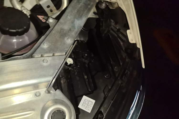 Used Mercedes-Benz E-Class 2020 E 260 Coupe Engine Bay Left