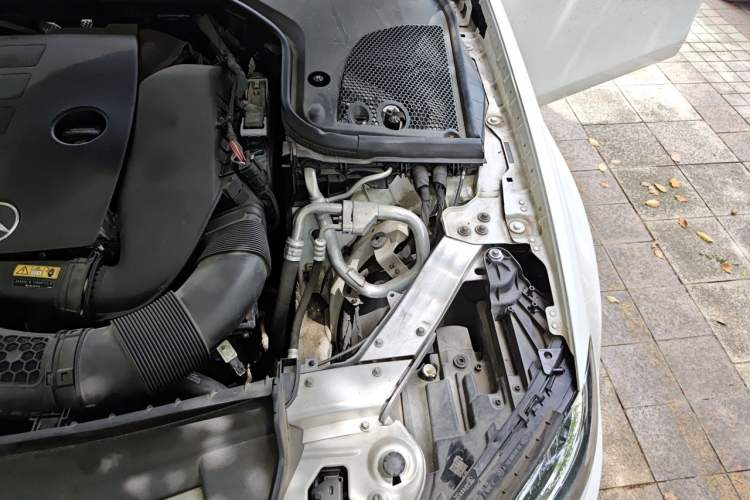 Used Mercedes-Benz E-Class 2020 E 300 L Luxury Model Engine Bay Left