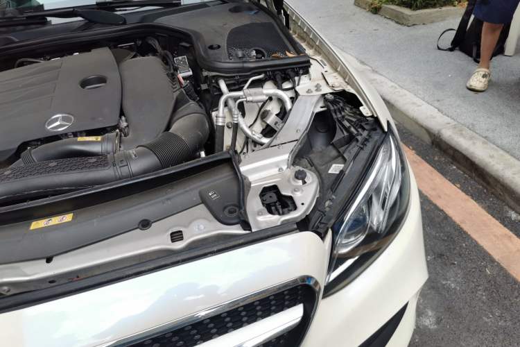 Used Mercedes-Benz E-Class 2020 E 300 Coupe Engine Bay Left