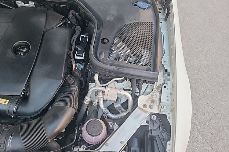 Used Mercedes-Benz E-Class 2020 E 260 4MATIC Coupe Engine Bay Left