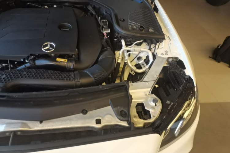 Used Mercedes-Benz E-Class 2020 Restyled E 300 L Sport Exclusive Edition Engine Bay Left