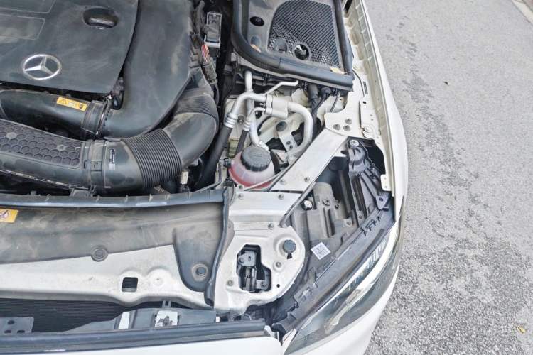 Used Mercedes-Benz E-Class 2020 E 260 Coupe Engine Bay Left