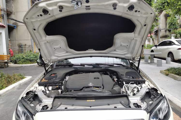Used Mercedes-Benz E-Class 2020 E 300 Coupe Engine Bay