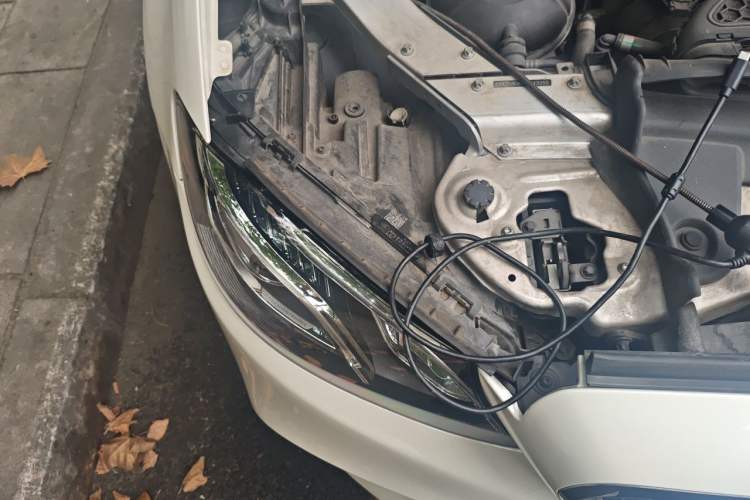 Used Mercedes-Benz E-Class 2020 E 300 L Sport Luxury Edition Engine Bay Right